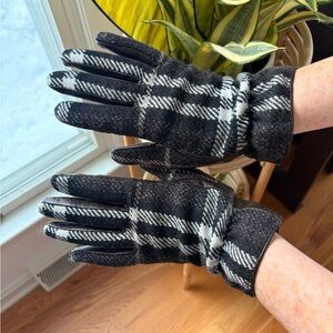 Burberry Wool and Leather Gloves with Cashmere lining